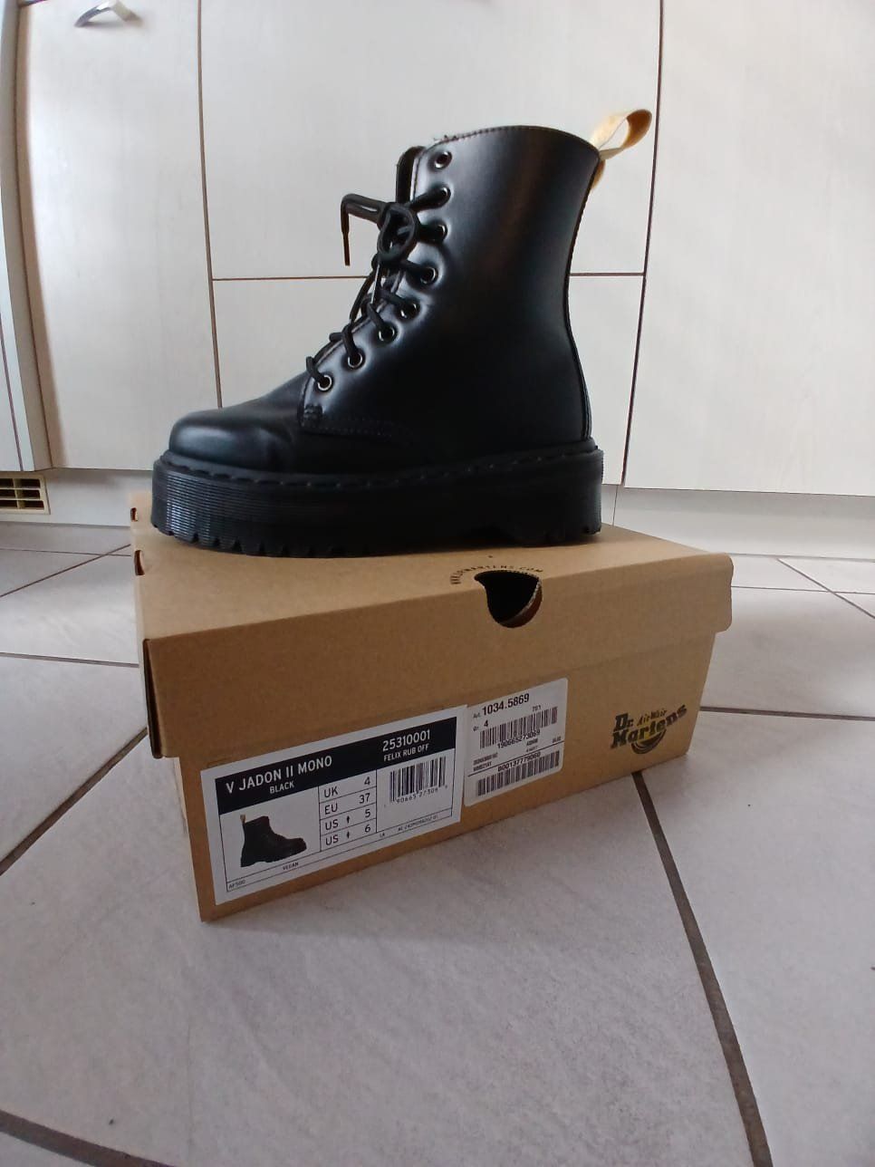 Dr. Martens Scarpe da uomo: Dr. Martens Jadon II mono vegan – Nuovo (secondo la descrizione) da Oberkulm venduto da fab_5rcb 1