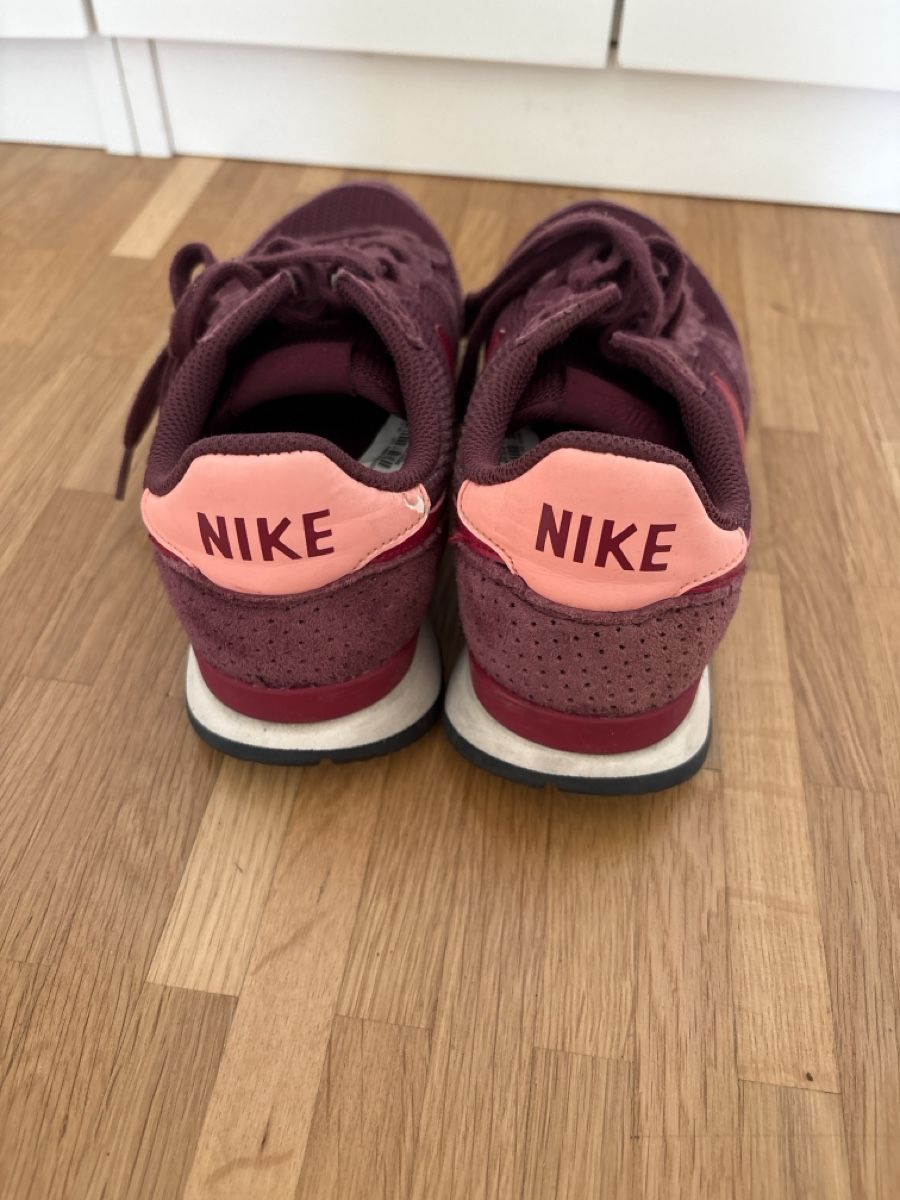 Nike Scarpe da donna: Nike Sneaker 37.5 Damen – Usato da Zug venduto da Ilkiway 2