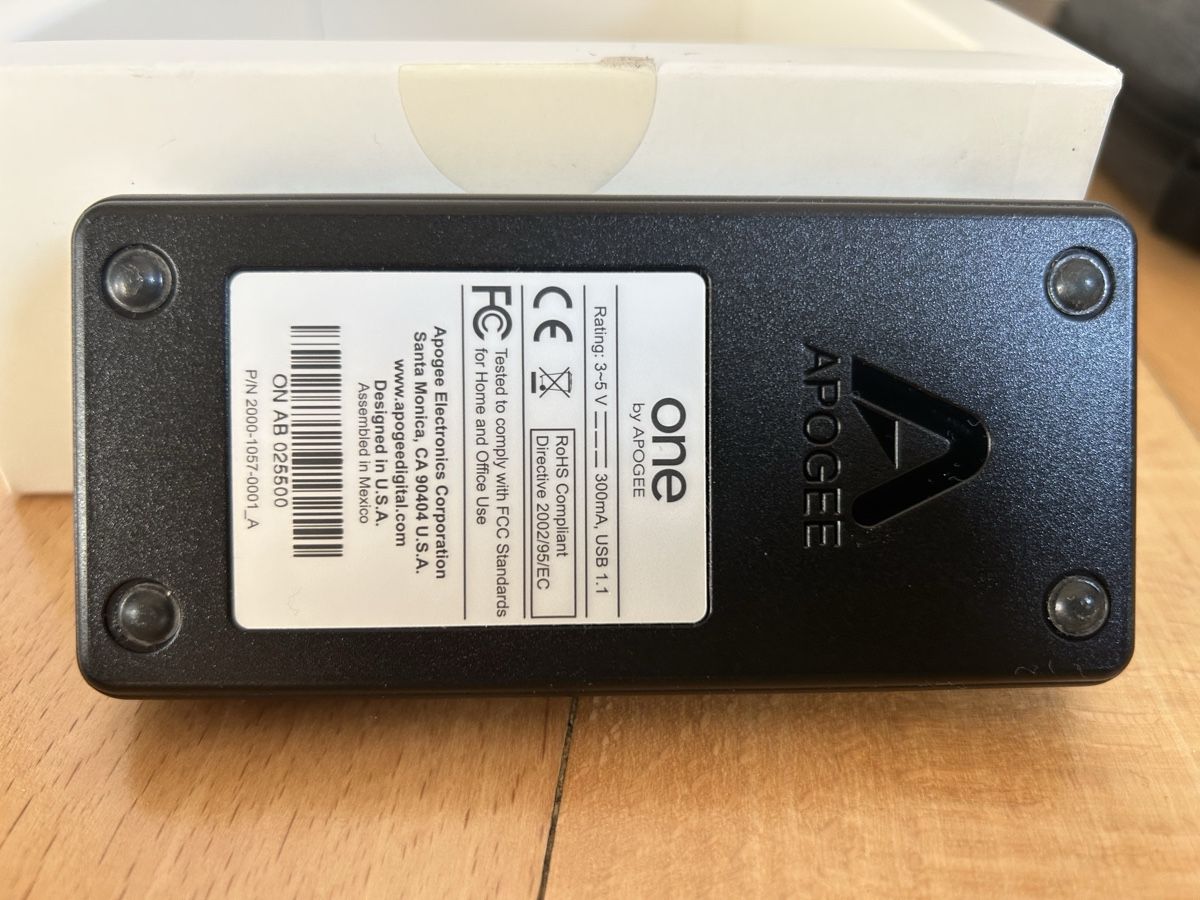 Apogee Attrezzatura per studi di registrazione: Apogee One Interface inkl. Halterung + Hama Case + Zubehör – Nuovo (secondo la descrizione) da Basel venduto da Betav8 7