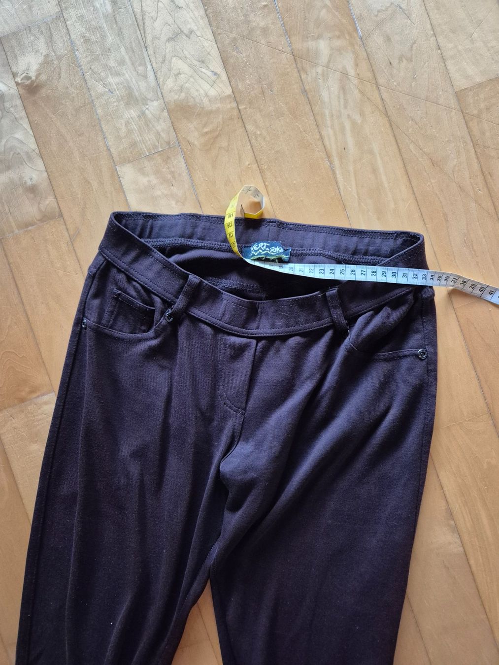 Pantaloni: Coole Damen Treggings – Usato da Walenstadt venduto da grischalounge1 2