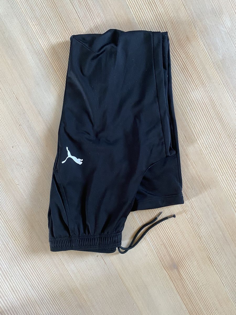 Puma Pantalons: Trainerhose Puma grösse M – D'occasion à Kallnach par ben_k6vc 1