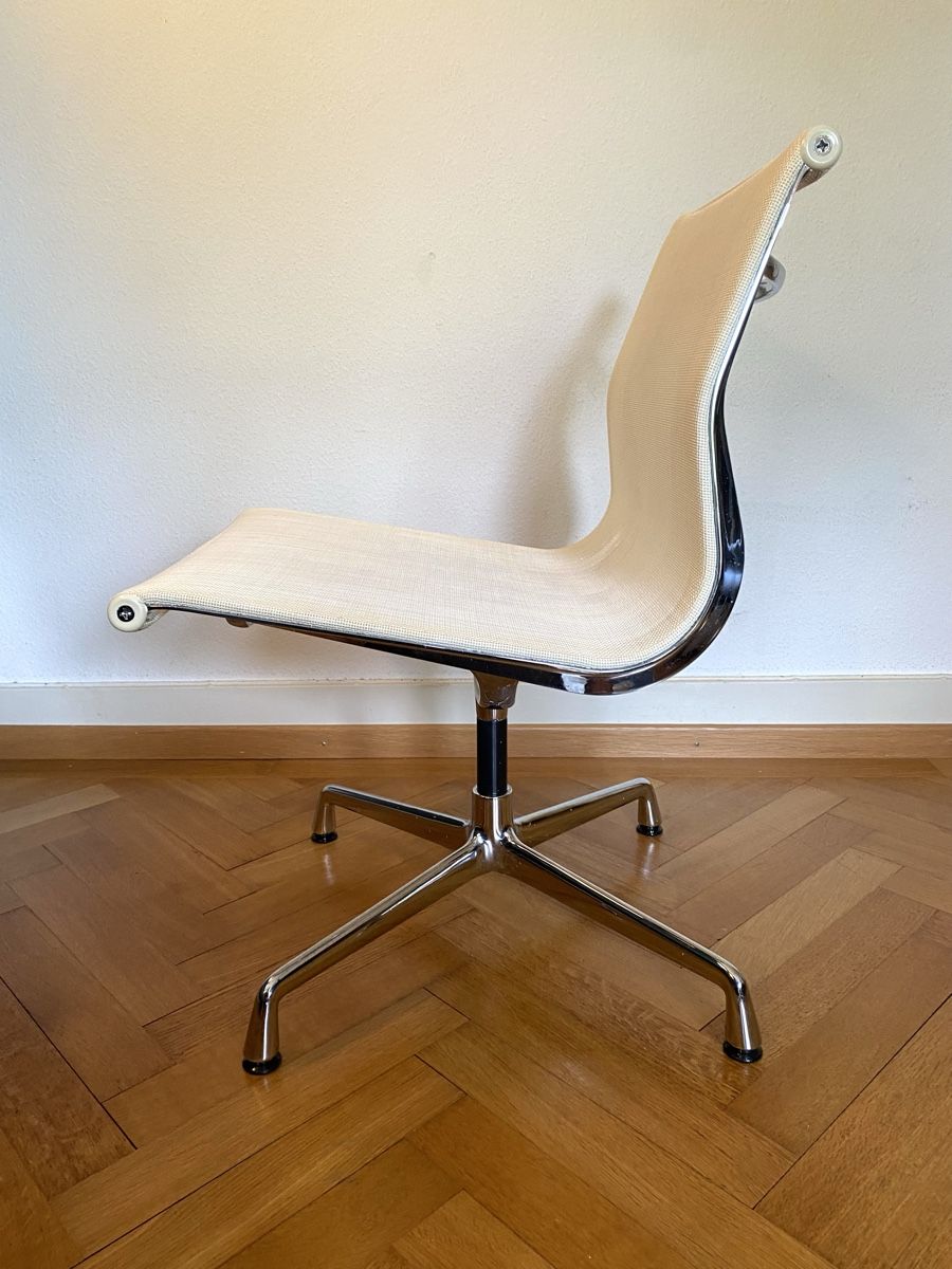 Vitra Stühle: Design Vitra Aluminium Chair EA 101 – Gebraucht aus Olten von sportwelt 3