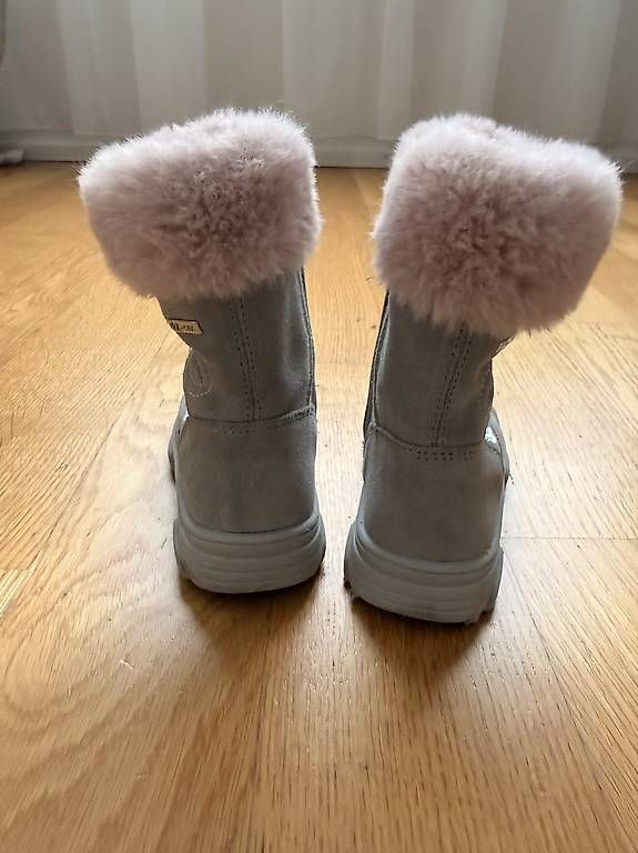 Scarpe per ragazze: Winterschuhe Grösse 23 – Usato da Hochdorf venduto da Veronica89 2