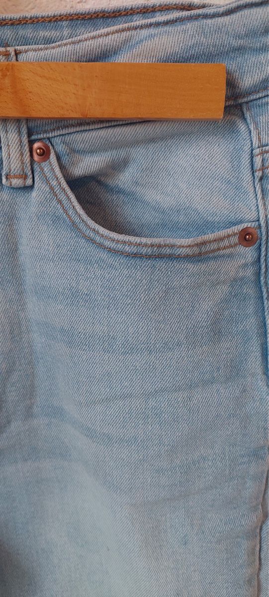 H&M Jeans: Jeans Slim bleu clair 36 – Usato da Épalinges venduto da lola_vp_99 1