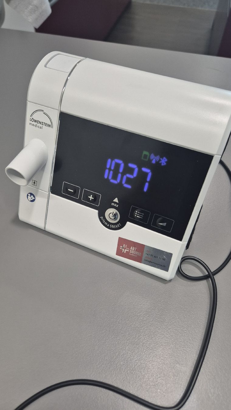 Attrezzature mediche: Löwenstein prisma SMART max CPAP Schlafapnoe Gerät nur 34std – Usato da Triesen venduto da Kevinio83