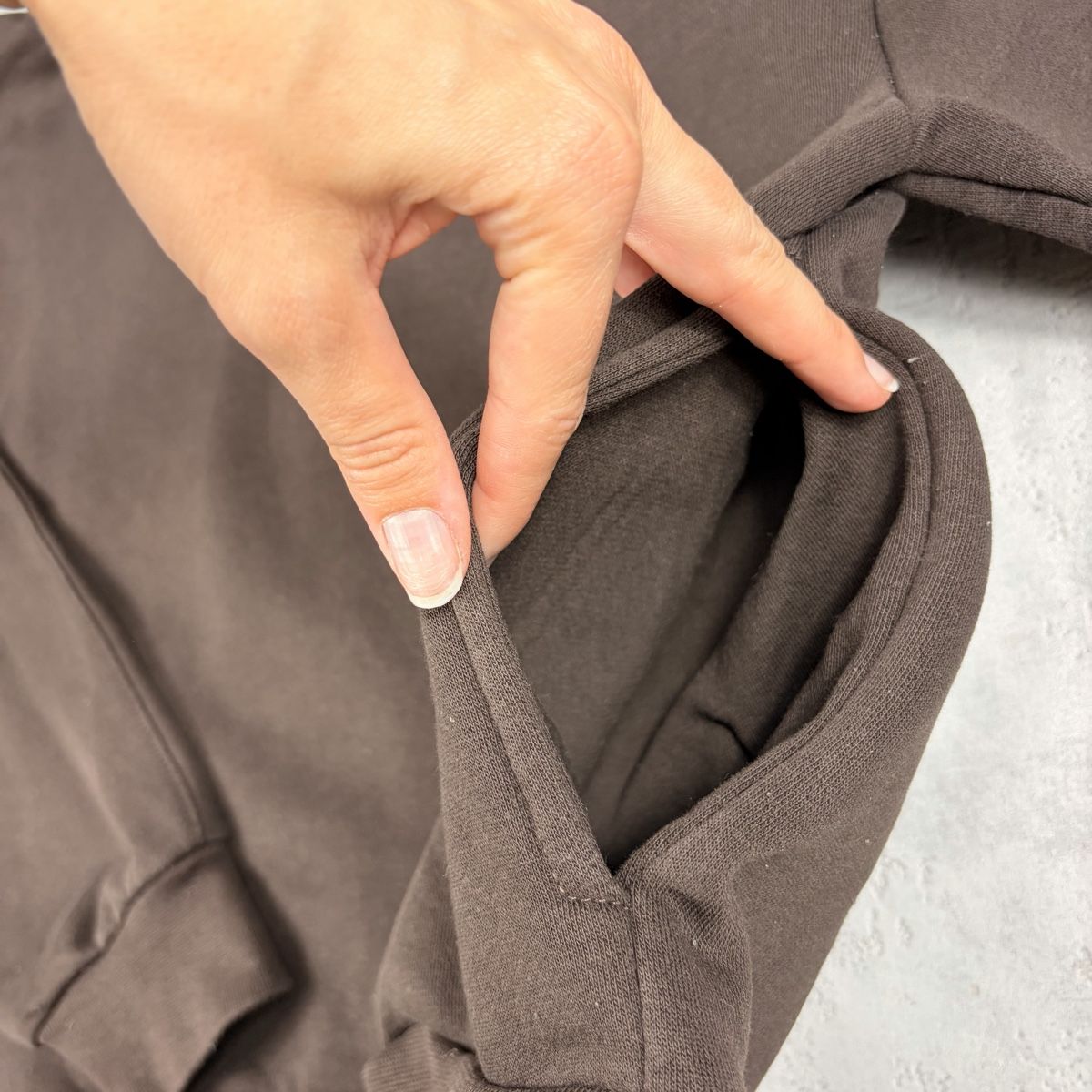 Bershka Maglioni & Felpe: Pull à capuche / sweat-shirt Bershka brun - Taille XS  – Usato da Neuchâtel venduto da aliceguins 2