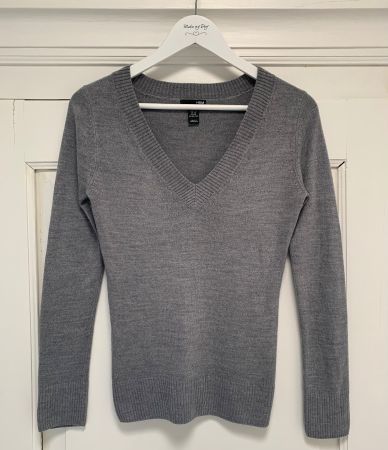 🤍 V-Pullover / Strickpullover von „H&M“, grau, Gr. XS/34 🤍