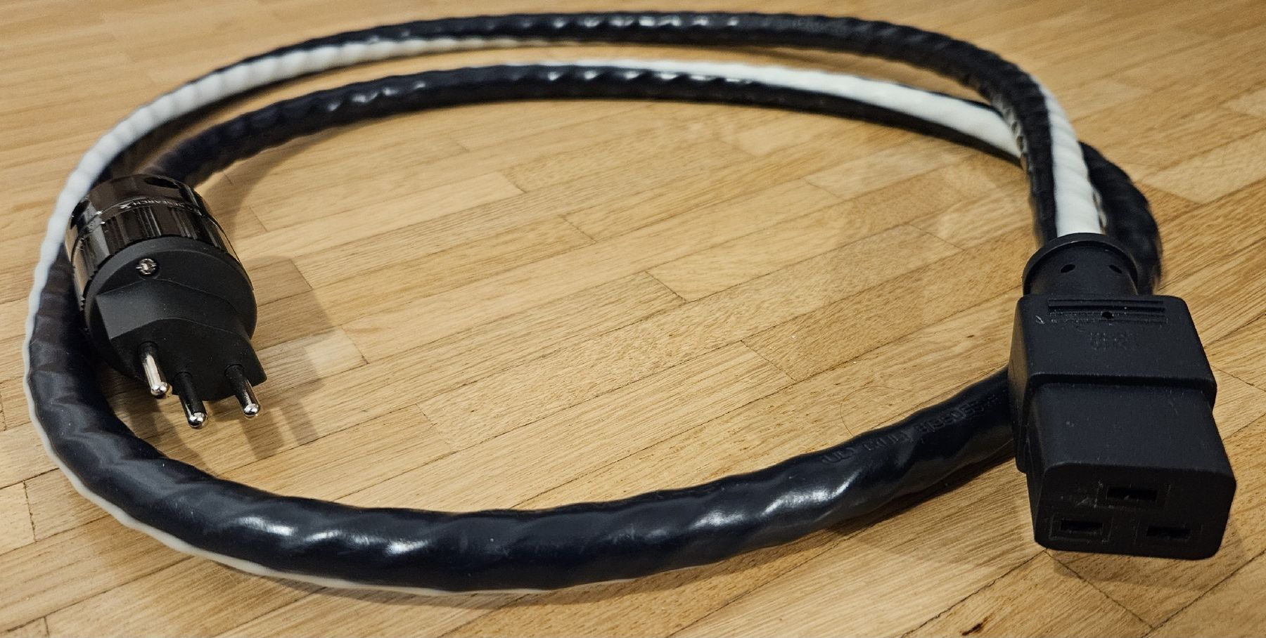 Cavi: Shunyata Venom HC, Schweizerstecker auf C19 – Nuovo e nell'imballaggio originale da Schliern b. Köniz venduto da FMB123 1
