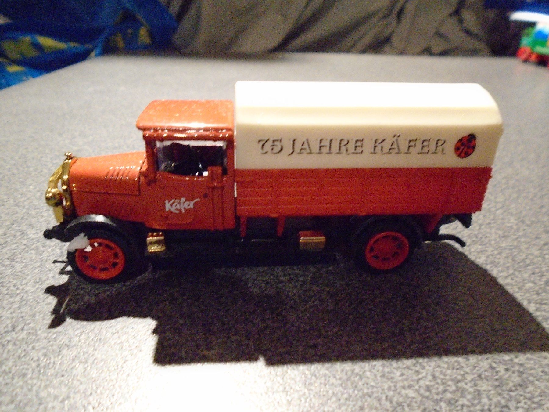 Modellbausätze & Standmodelle: Modell Lastwagen 75 Jahre Käfer – Gebraucht aus Zürich von abraxas1291