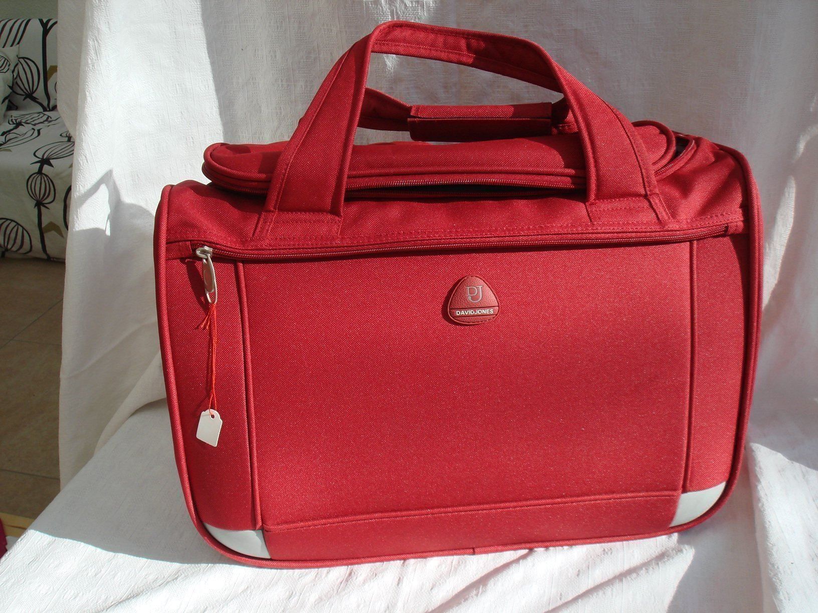 Taschen: Sport-/ Reisetasche rot, neu – Neu und originalverpackt aus Bern von antigua13 3