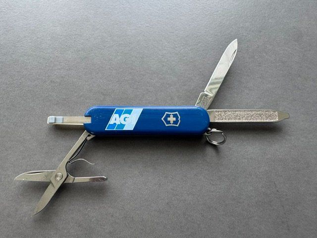 Victorinox Couteaux de poche: VICTORINOX Taschenmesser – D'occasion à Honau par sainj