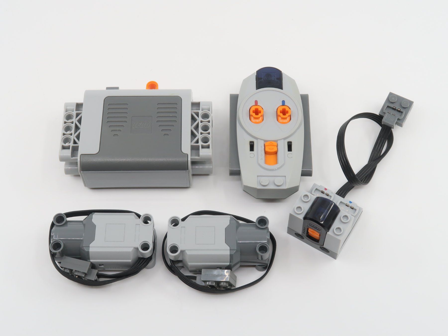 Lego Spielzeuge: Lego Technic Power Functions Set Motor Steuerung Batteriebox – Gebraucht aus Oberwil b. Büren von nih_qt5f