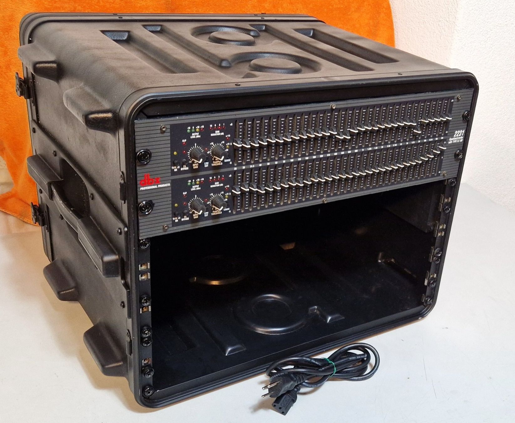 Dbx Equalizzatori: dbx 2231 2-Channel 31-Band Graphic Equalizer/Limiter w/ Type – Usato da Alosen venduto da A1pro