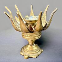 Bougeoir encensoir tibétain ancien en bronze fleur de lotus