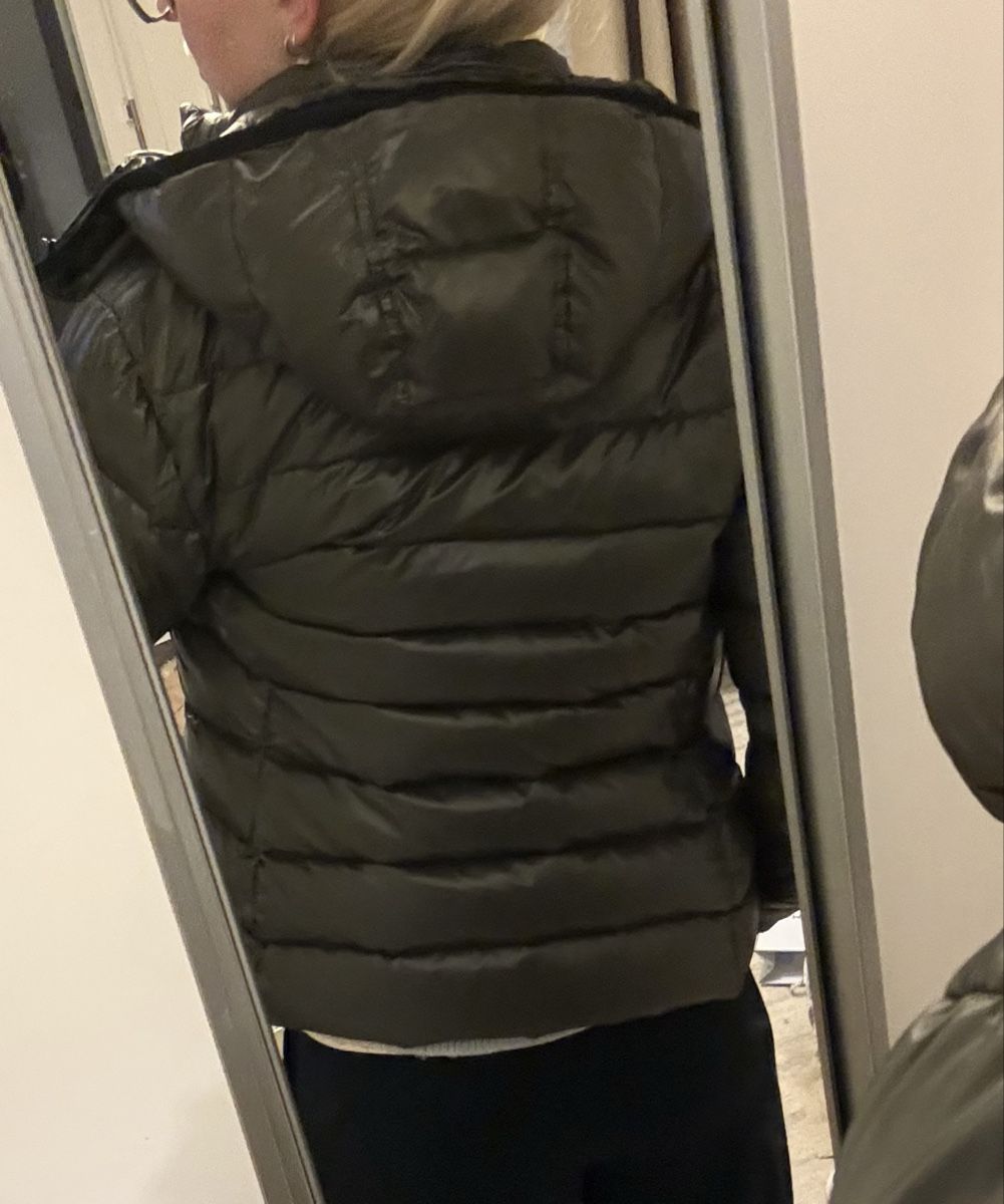 Moncler Jacken: Moncler down jacket – Gebraucht aus Hausen am Albis von Hannavgr 2
