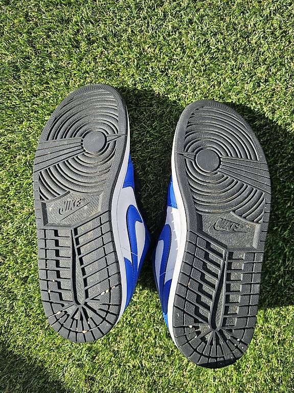 Jordan Scarpe da uomo: Nike Air Jordan 42.5 – Usato da Peseux venduto da Astana 2