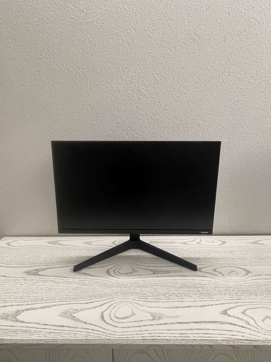 Samsung Ecrans: Samsung Monitor – Neuf (Voir description) à Mauren par mar_zwh8