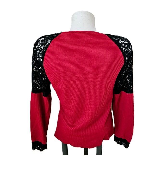 Pullover & Sweatshirts: NEU! Leichter Pullover Gr. S rot m. schwarzer Spitze Cut-Out – Neu und originalverpackt aus Füllinsdorf von Sunnebliemli7 1