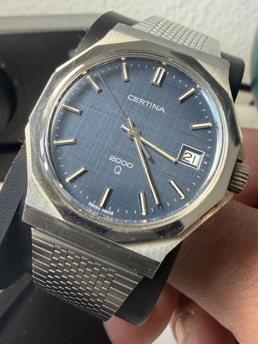 Certina Orologi: Certina Q2000 Quartz Uhr textured dial – Usato da Zürich venduto da Rocola26