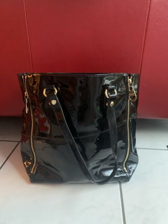 Schwarze Handtasche