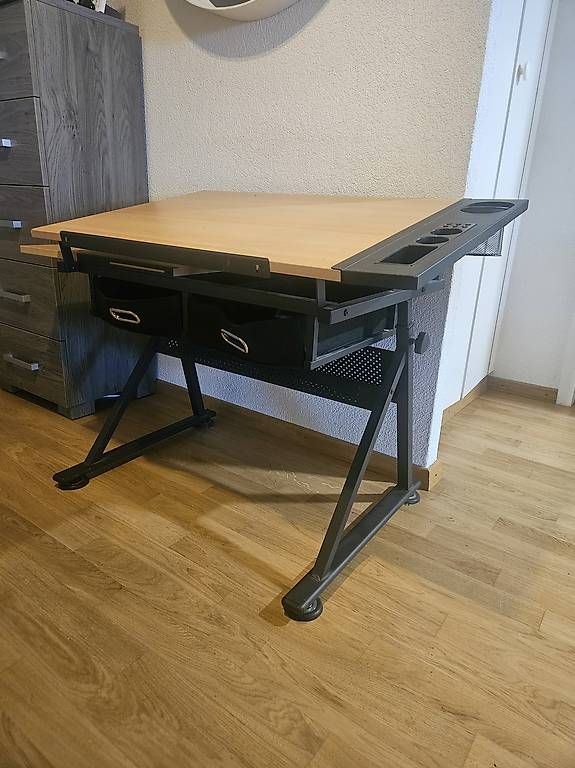 Scrivanie: Bureau réglable et inclinable  – Usato da Echallens venduto da Youpi