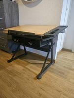 Bureau réglable et inclinable 