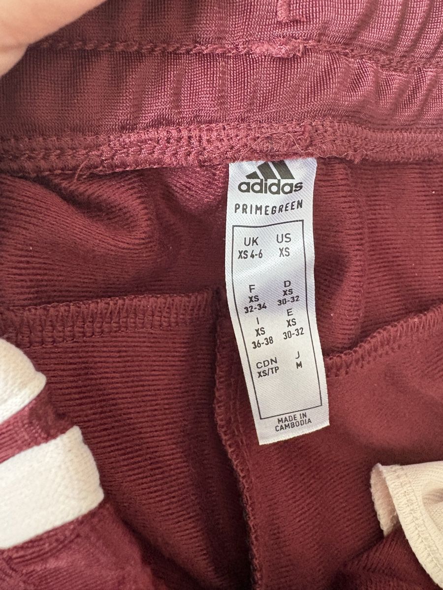 Adidas Pantaloni: Neue Adidas Trainerhose – Nuovo e nell'imballaggio originale da Wittenbach venduto da sarah_09 2