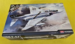 1:48 Academy 12305  F-4J "VF-84 Jolly Rogers"