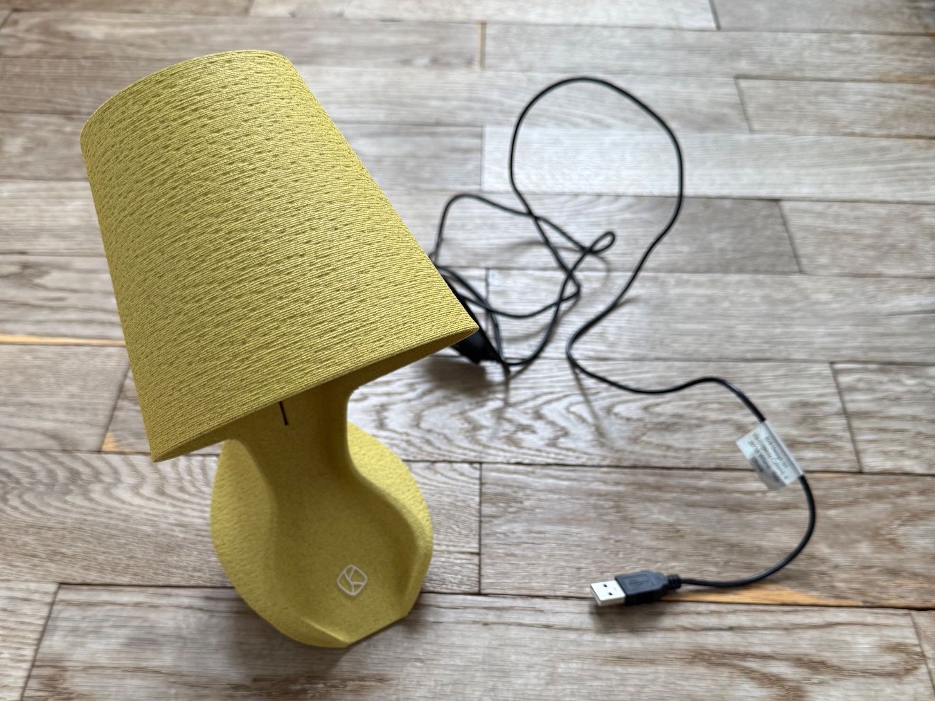Lampade: Ohmie Tischlampe – Usato da Luzern venduto da Mamutpe