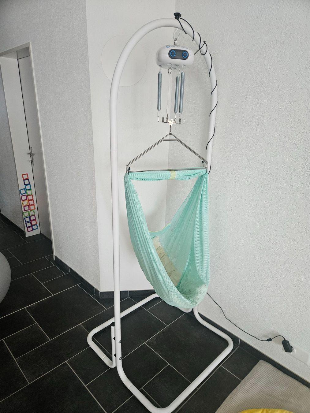 Swing2sleep Sdraiette & Sdraiette a dondolo: Federwiege mit Motor – Usato da Bubikon venduto da cla_kj25 1
