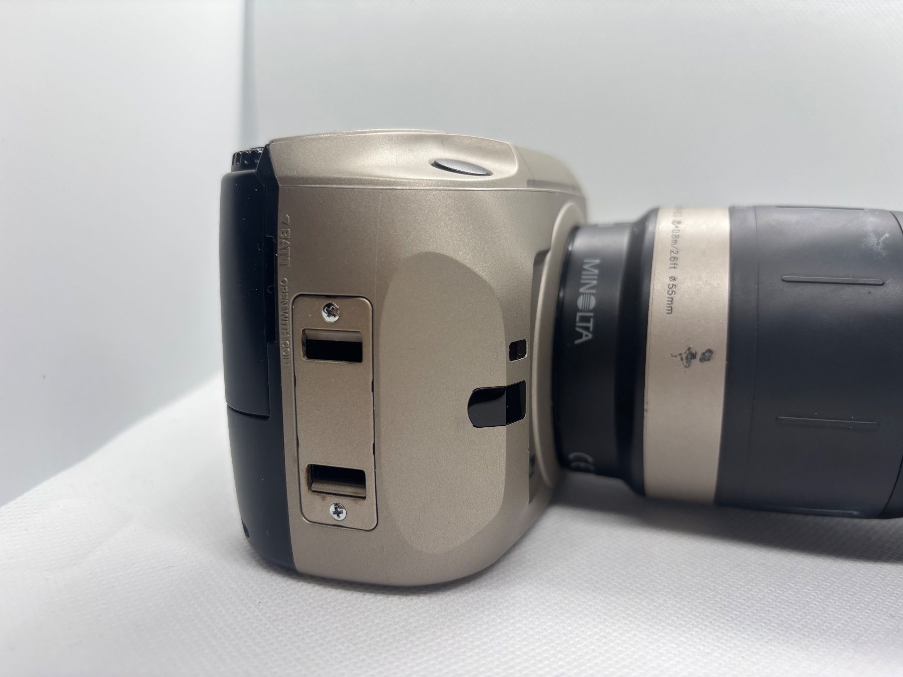 Minolta Fotocamera: Minolta Vectis S-100 APS Spiegelreflexkamera mit Objektiv – Usato da St-Ursanne venduto da tui_x5vz 3