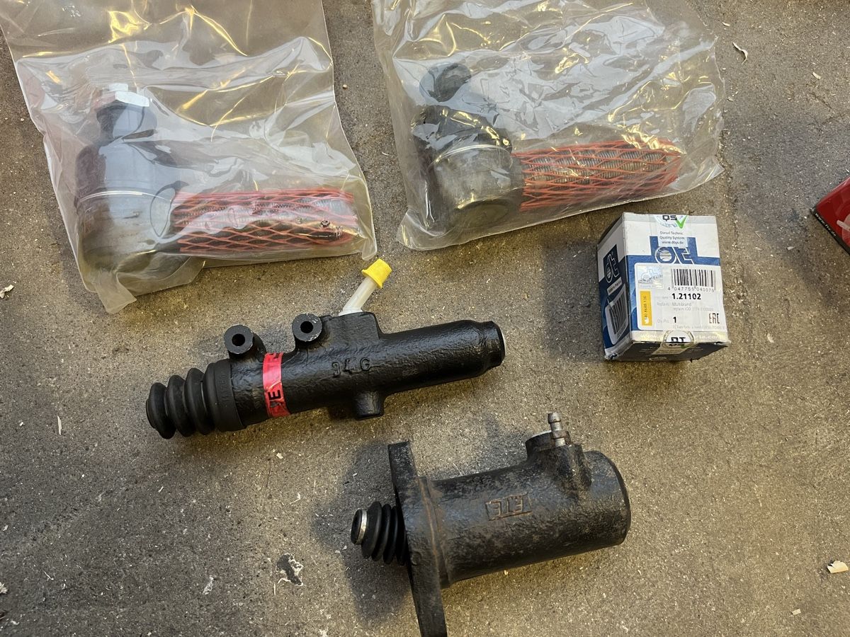 Autres accessoires p. véhicule: Steyr 12S23 Ersatzteile – Neuf (Voir description) à Winterthur par plazasound
