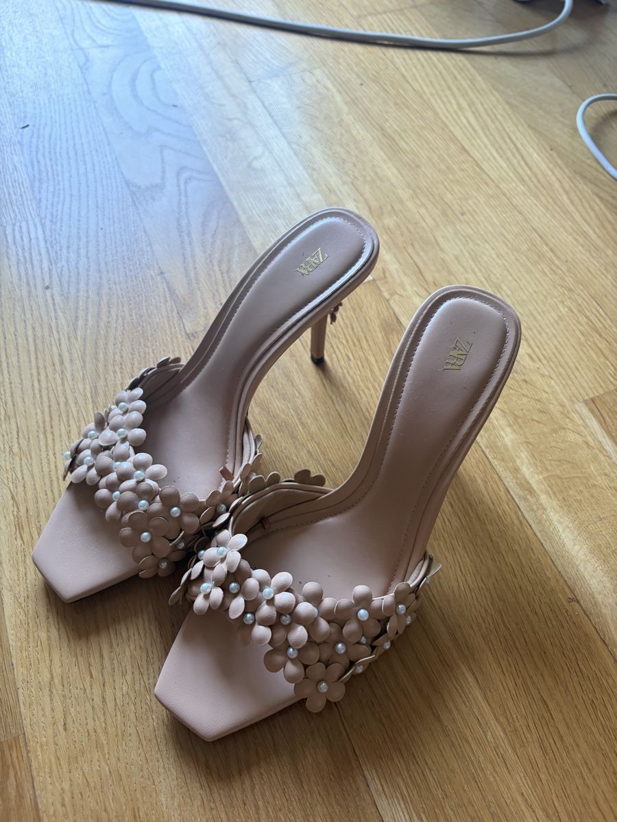 Scarpe da donna: Highheels Zara – Nuovo (secondo la descrizione) da Zürich venduto da lsh