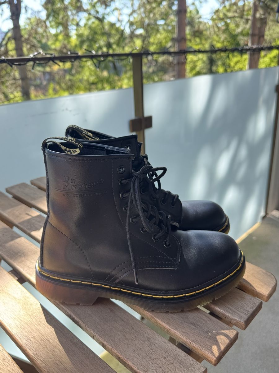 Scarpe da uomo: Dr. Martins  – Usato da Basel venduto da pedacitos