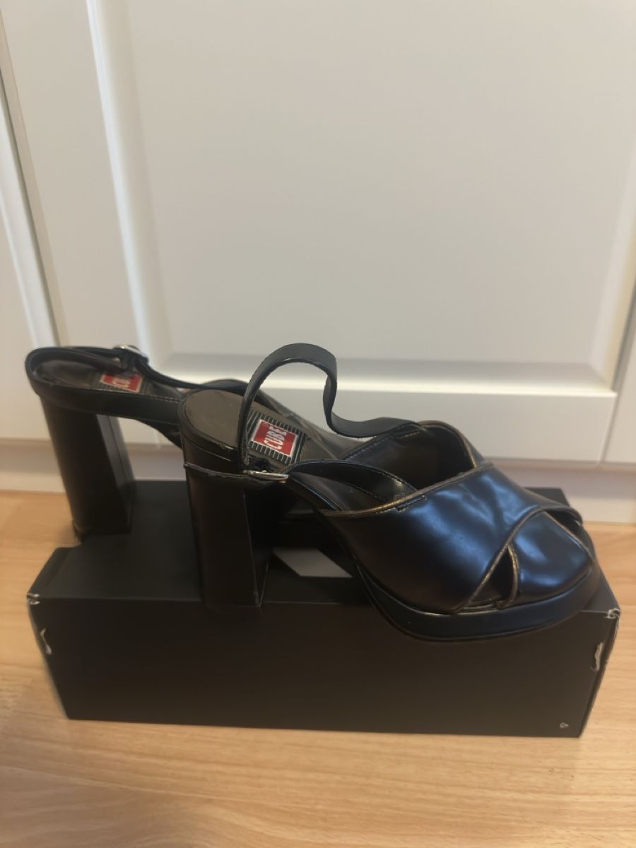 Damenschuhe: Vintage Cube Absatzschuhe – Gebraucht aus Luzern von gnika 2
