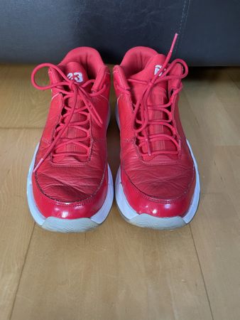 Jordan Max Aura 23 Rot/Weiss Grösse 42 Top Zustand