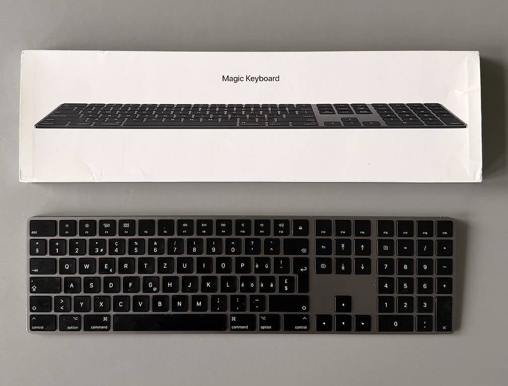 Apple Tastiere: Apple Magic Keyboard A1843 Layout (CH) mit OVP – Usato da Ermatingen venduto da phi_825d