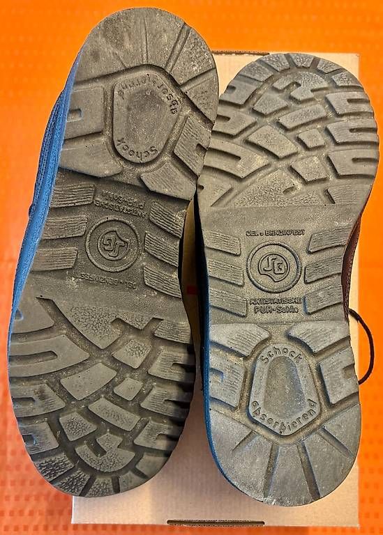 Herrenschuhe: stuco Berufsschuhe Sneaker Grösse 43, Weite 10, schwarz – Gebraucht aus Gelterkinden von NCC1701CH 1
