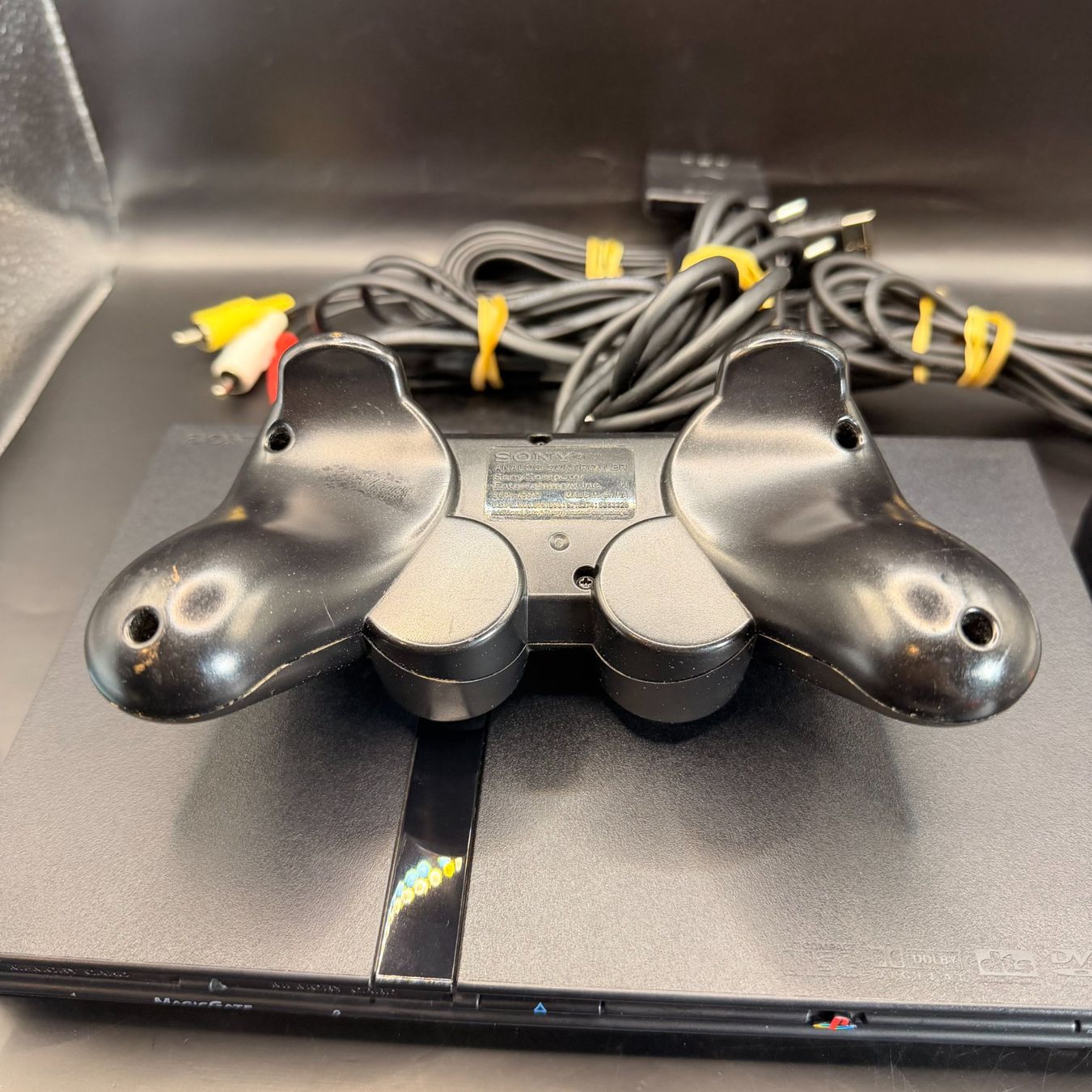 Sony Konsolen: Sony PlayStation 2 Slim Konsole Schwarz mit Controller – Gebraucht aus Düdingen von Nerdworld 1