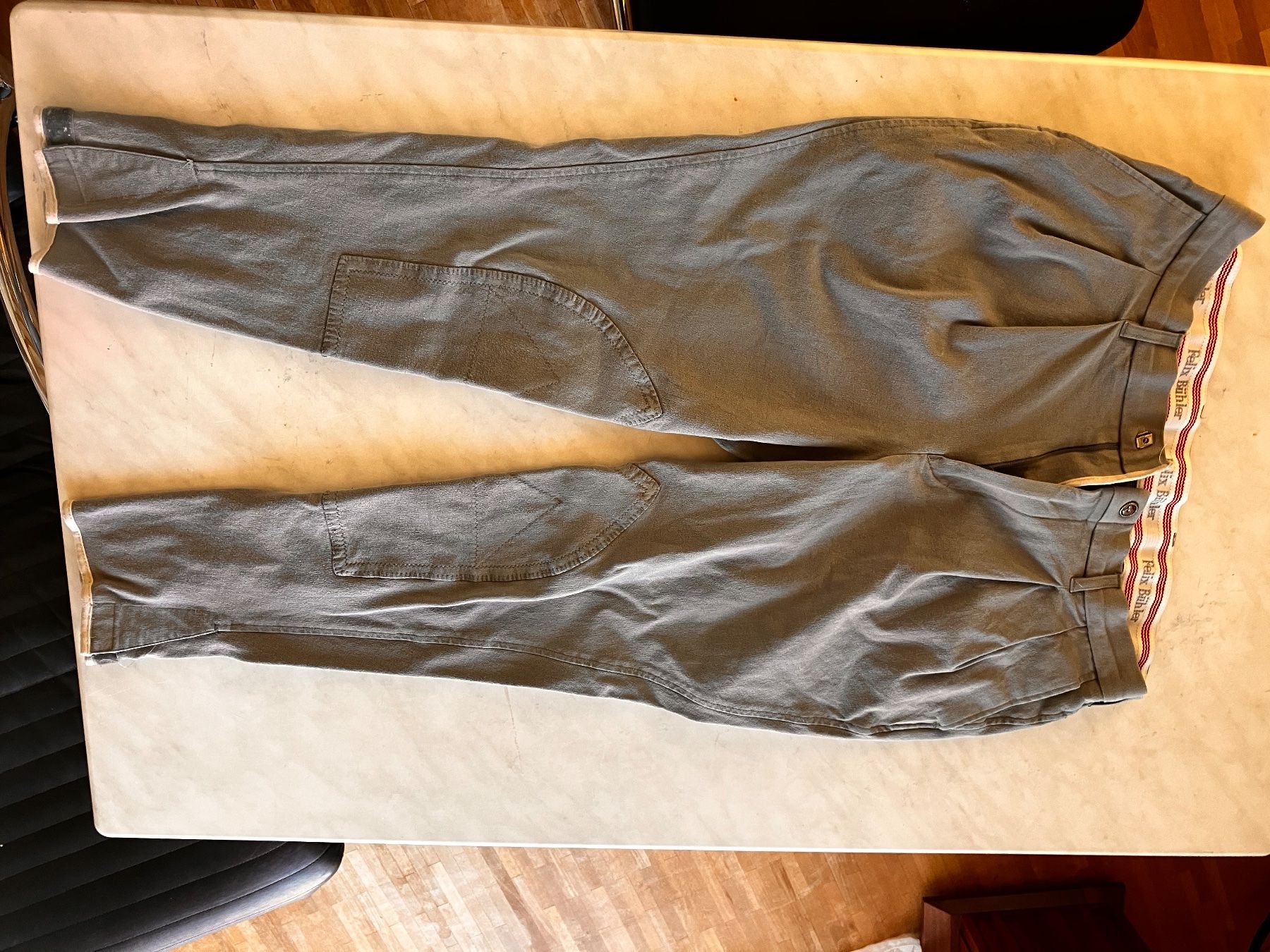 Felix Bühler Pantaloni: Reithose Mädchen/Frau – Usato da Châbles FR venduto da Tunturi7
