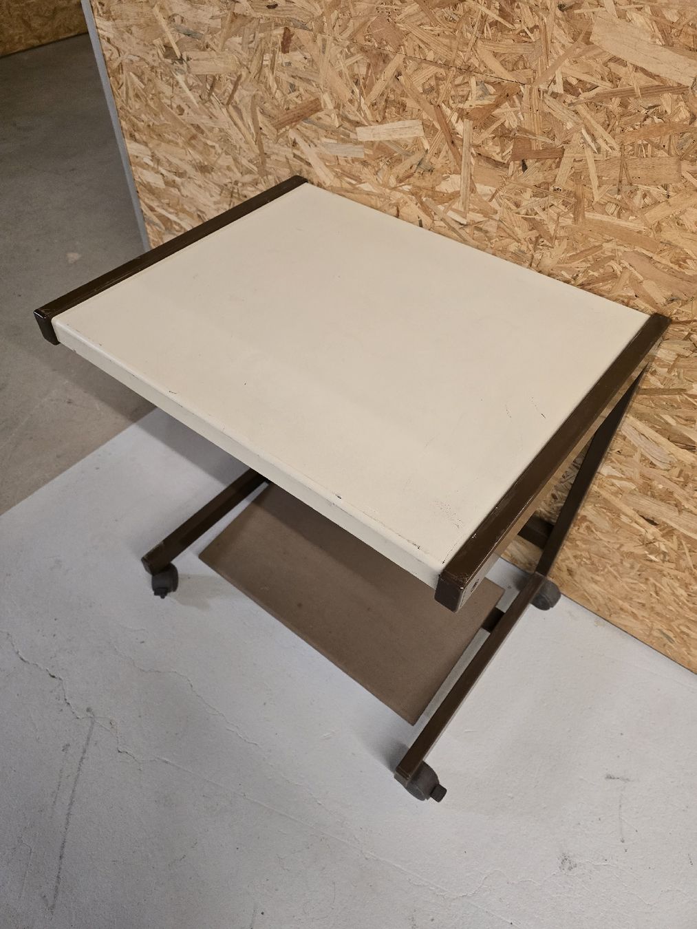 Tables: Rolltisch – D'occasion à Wittinsburg par Steierliq 2