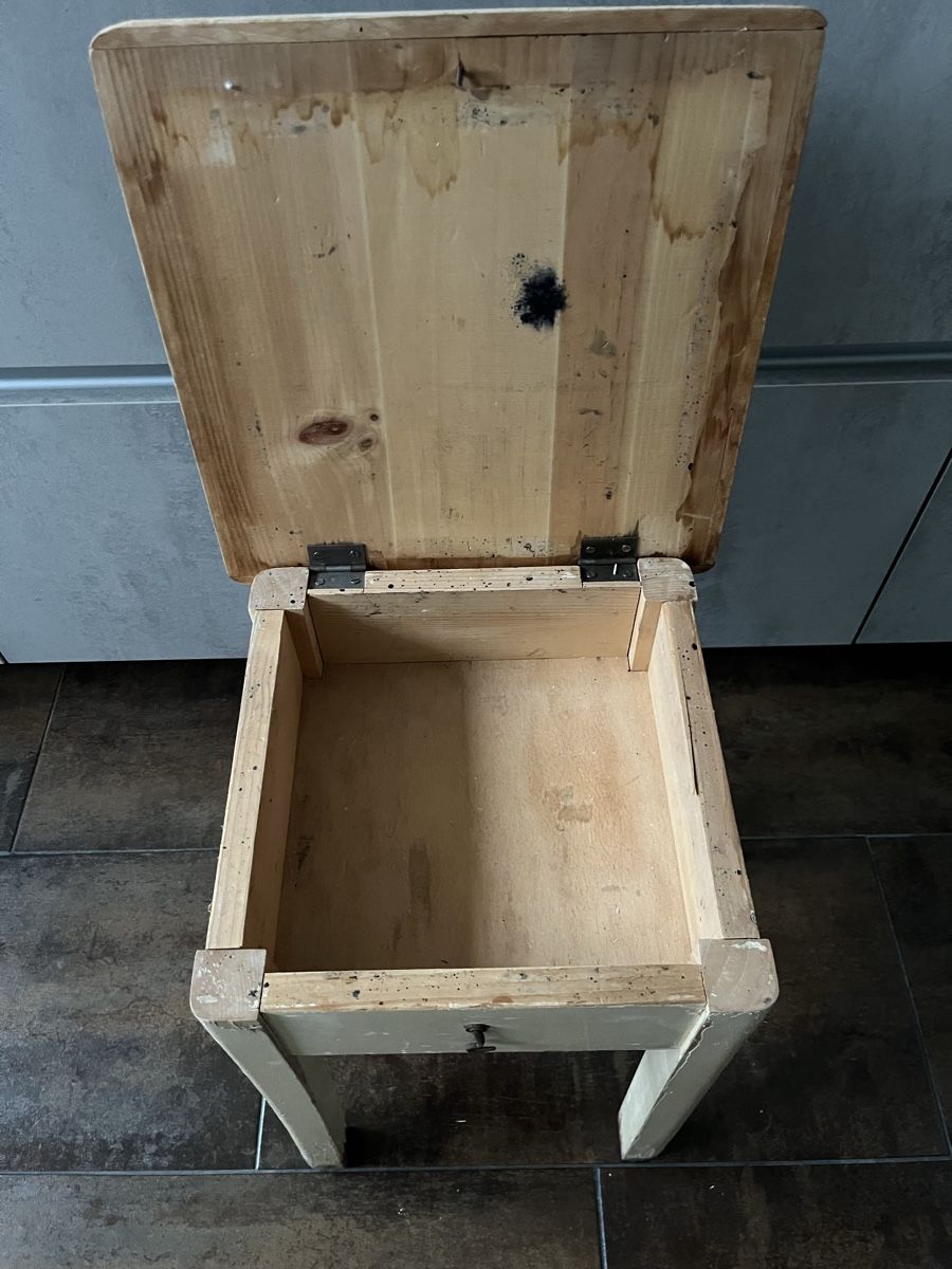 Sgabelli: Tabouret vintage avec rangement intégré – Usato da St. Prex venduto da Nikolletta 6
