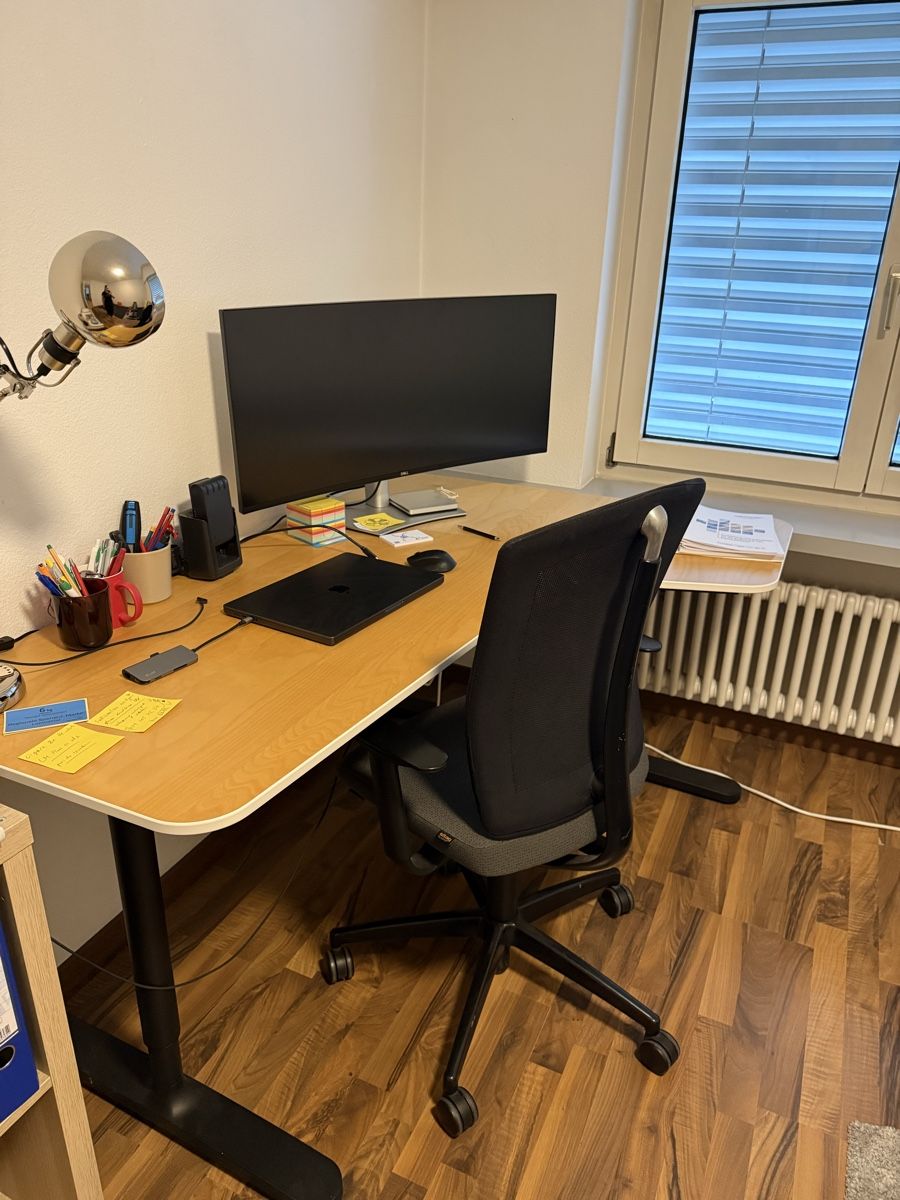 Scrivanie: Bürotisch inkl. Stühl – Usato da Bergdietikon venduto da sim_rg8v