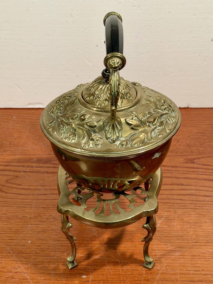 Tutte le decorazioni: Antique Brass Samovar Kettle with Ornate Engravings – Usato da Lausanne venduto da artnouveau04 2