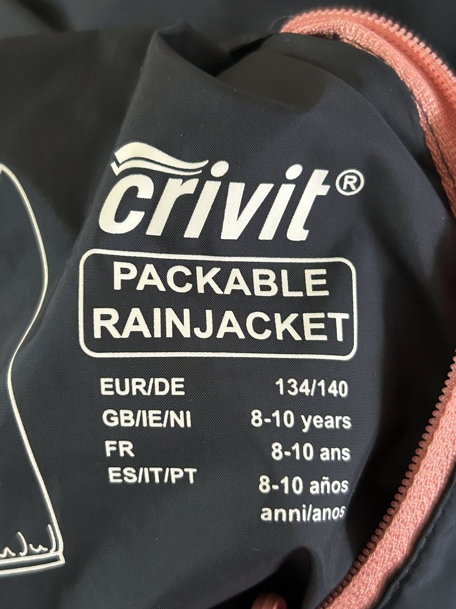 Jacken & Mäntel: Crivit girls packable rain jacket Regenjacke 8-10 Y – Gebraucht aus Kilchberg ZH von malibubeach 3