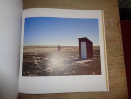 ROLAND Iselin signiert Fotobuch