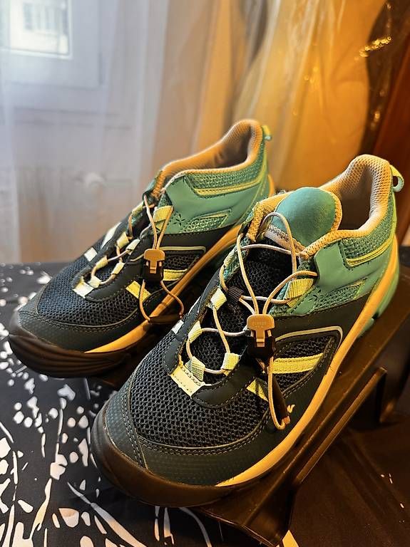 Decathlon Scarpe da donna: Wanderschuhe Quechua gr. 36, Top Zustand – Nuovo (secondo la descrizione) da Ostermundigen venduto da Sinlimite37 1