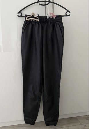 Hose aus Kunstleder