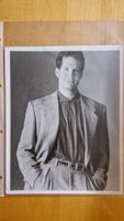 Steve Guttenberg, Original Autogramm auf Grossfoto in s/w