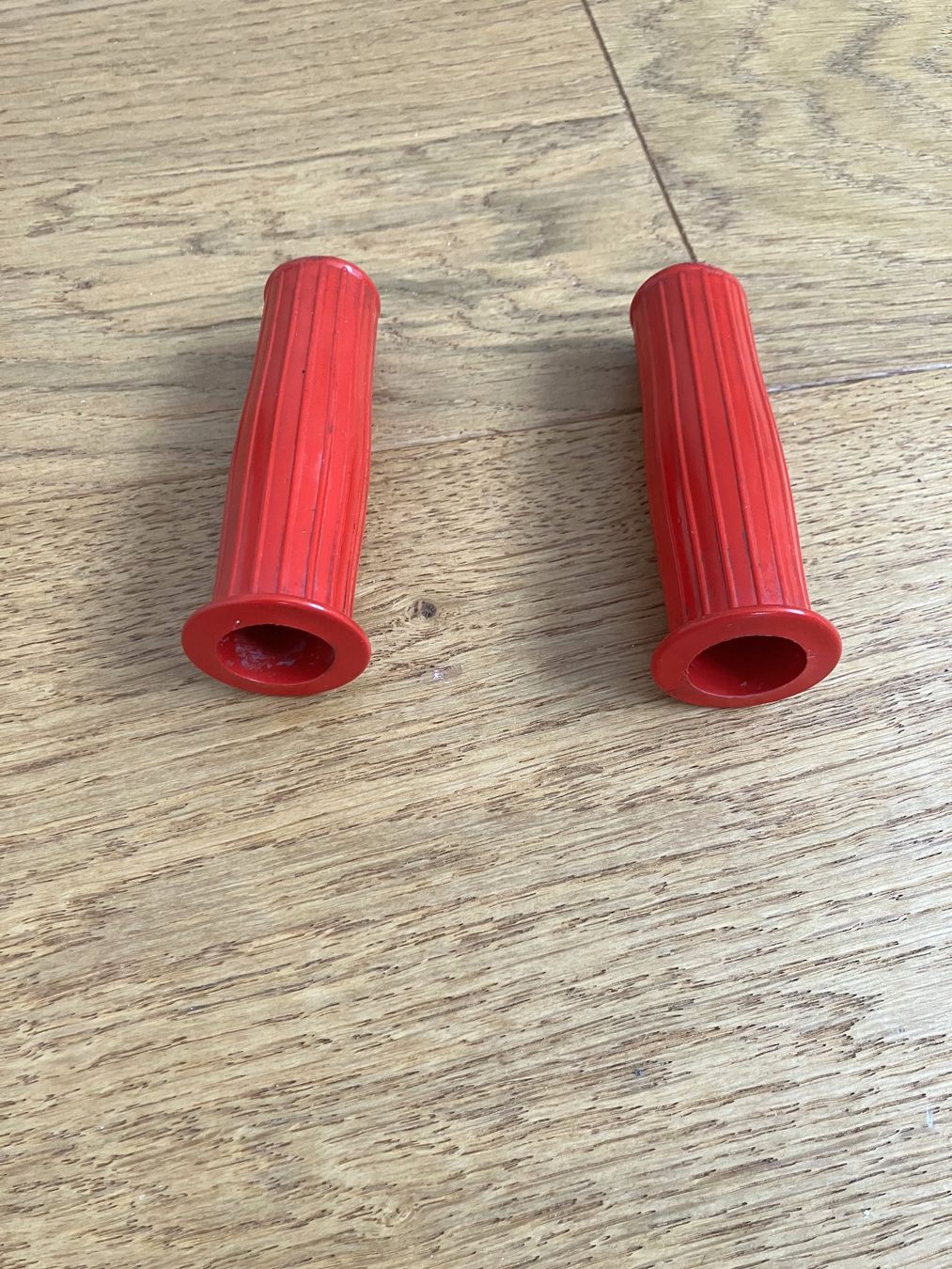 Pezzi di ricambio: Lenkergriffe rot Vintage – Usato da Obermumpf venduto da Estrela67 3